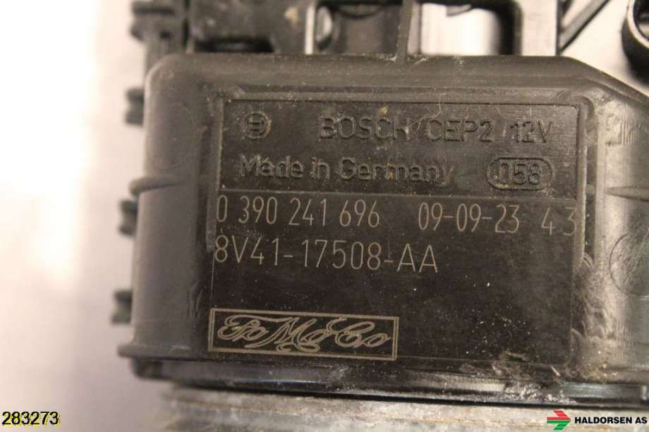 Viskermotor frontrute til Ford Kuga 2008-2012 (Type I)  (FORD|8V41-17508-AB|1709010|)