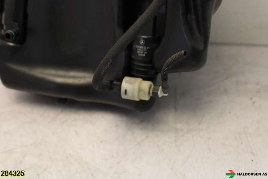 Spylertank til Mercedes E-Klasse 2009-2013 (Fase 1) (W212) (W212) (MERCEDES|A 204 860 22 60|A 204 866 02 21|A 210 869 12 21)