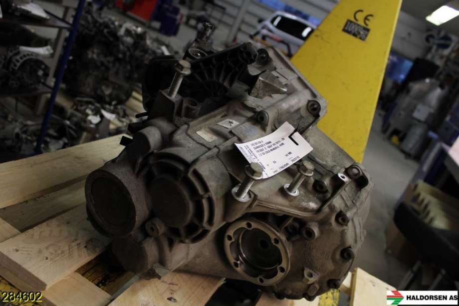 Girkasse manuell 6-trinn til VW Golf VII 2012-2017 (Fase 1)  (VOLKSWAGEN|02Q 300 050 D|)