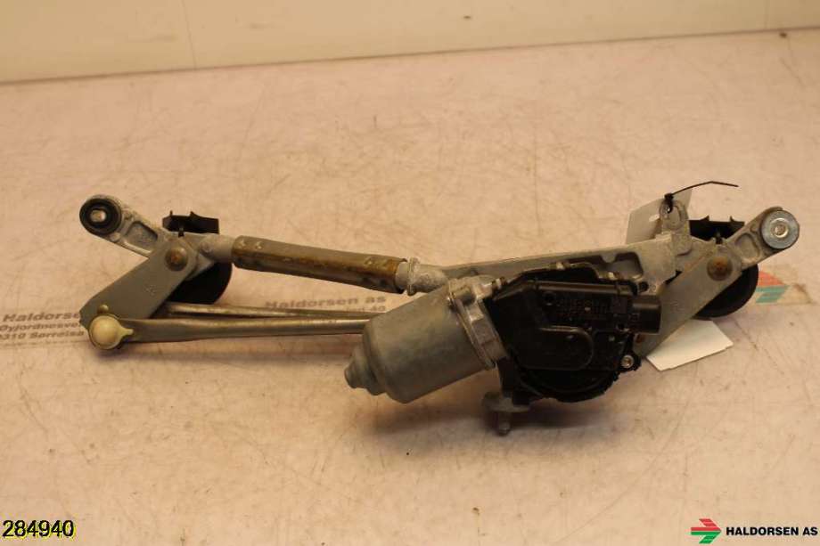 Viskermotor frontrute til Toyota Urban Cruiser 2009-2014  (TOYOTA|8511052550|)