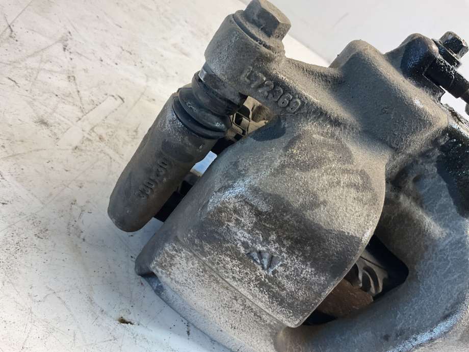 Bremsecaliper høyre bak til Mercedes EQA 2021-->> (Mercedes|A 247 423 40 00|)