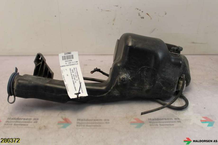Spylertank til Mercedes E-Klasse 2009-2013 (Fase 1) (W212) (W212) (MERCEDES|A 204 869 13 20|A 204 869 01 00|A 204 869 04 00)