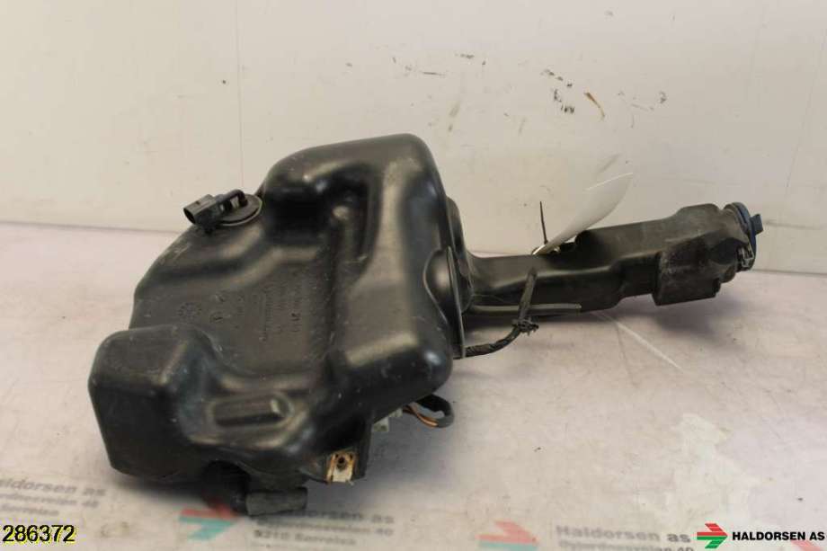 Spylertank til Mercedes E-Klasse 2009-2013 (Fase 1) (W212) (W212) (MERCEDES|A 204 869 13 20|A 204 869 01 00|A 204 869 04 00)