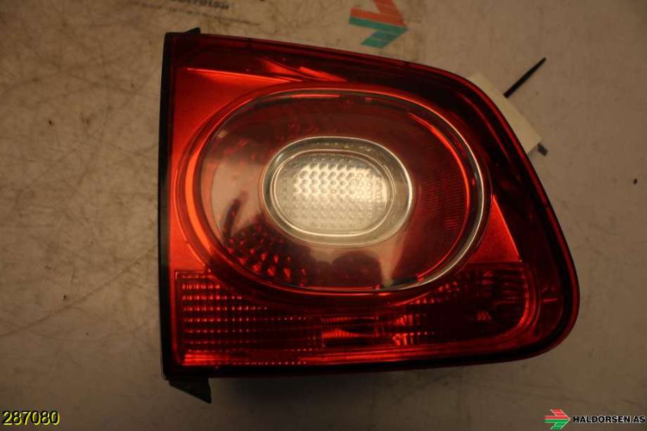 Baklykt venstre indre til VW Tiguan 2007-2011 (Type I, Fase 1)  (VOLKSWAGEN|5N0 945 093 B|)