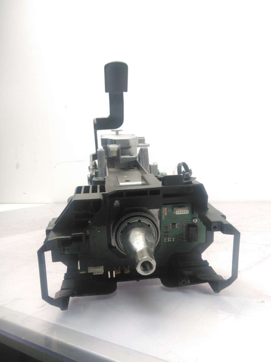 Rattaksel til Volvo V40 2012-2019  (VOLVO|31429464|)