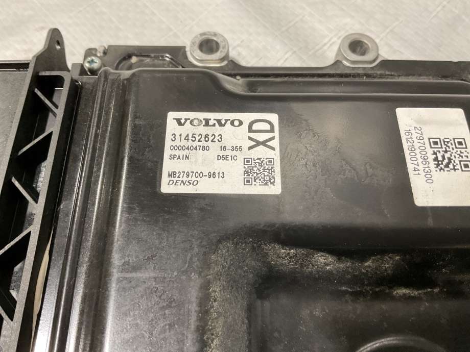 Styreenhet motor til Volvo V40 2012-2019  (VOLVO|36011421|)