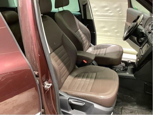 Sete foran høyre til Škoda Yeti 2014-2017 (Fase 2) (SKODA|5L6 881 022 H||SKINN MAROON BROWN)