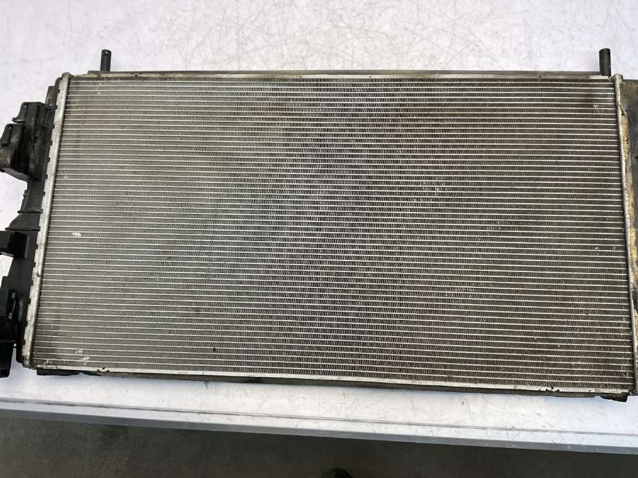 Radiator (automat gir) til BMW 2-Serie 2014-2021 (F22/F23) (F22/F23) (BMW|17 11 7 643 331|)