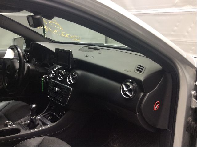 Dashbord til Mercedes A-Klasse, 2012-2018 (W176) (W176) (MERCEDES|A 176 680 10 87)