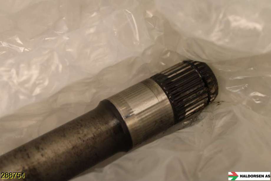 Drivaksel høyre foran til BMW X5 2007-2013 (E70) (E70) (BMW|31 60 7 545 126|)