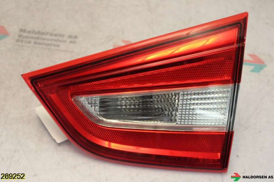 Baklykt høyre indre til Suzuki SX4 S-CROSS 2013-->> (Type II)  (SUZUKI|36254-64R00|)