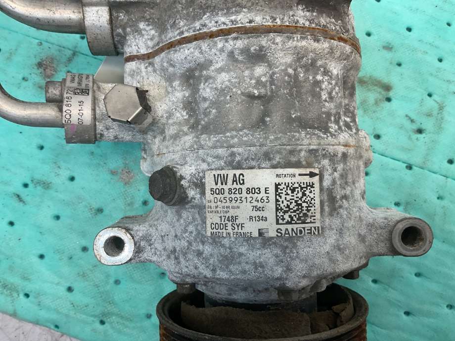 Aircondition kompressor til VW Passat 2015-2019 (Fase 1) (B8) (B8) (VOLKSWAGEN|5Q0 820 803 K|)