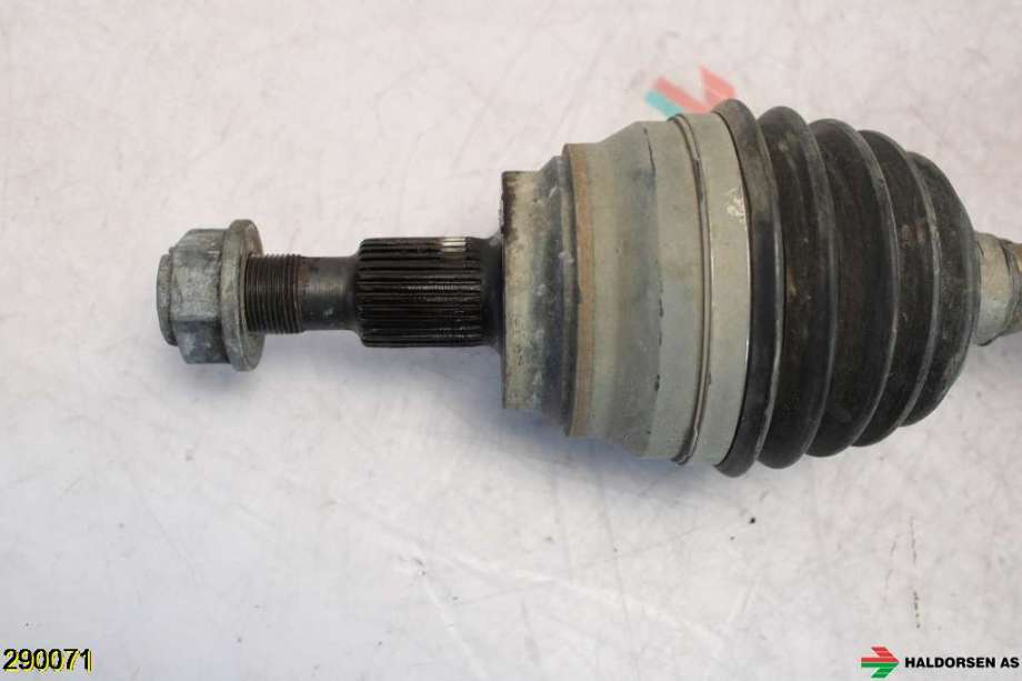 Drivaksel høyre foran til Mercedes ML 2005-2011 (W164) (W164) (MERCEDES|)