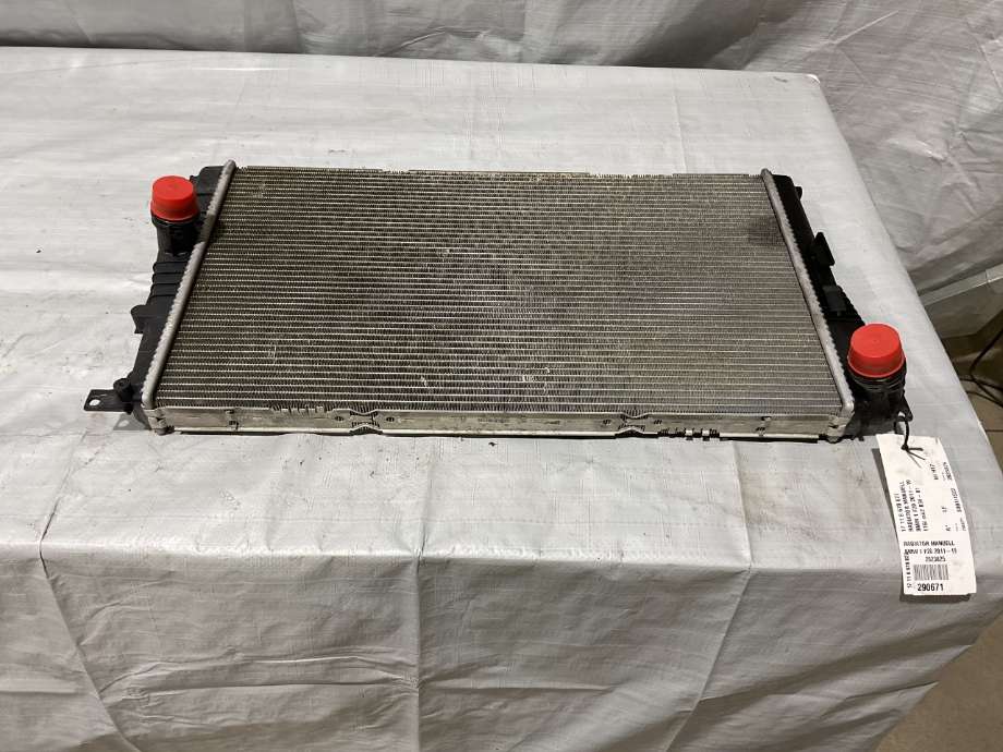 Radiator (manuell gir) til BMW 1-Serie 2015-2019 (Fase 2) (F20/F21) (F20/F21) (BMW|17 11 8 678 027|)
