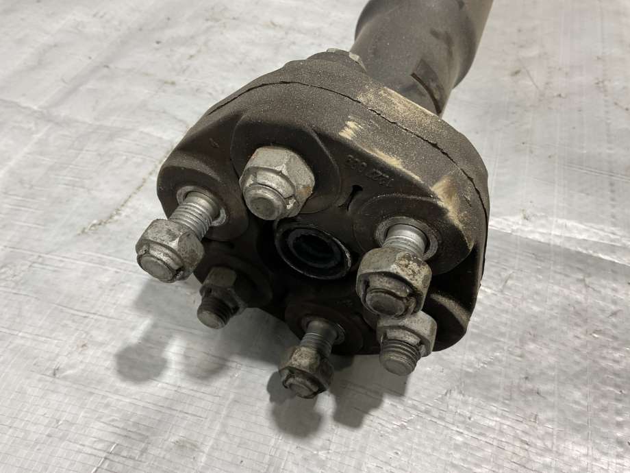 Mellomaksel til BMW 1-Serie 2015-2019 (Fase 2) (F20/F21) (F20/F21) (BMW|26 10 8 651 061|)