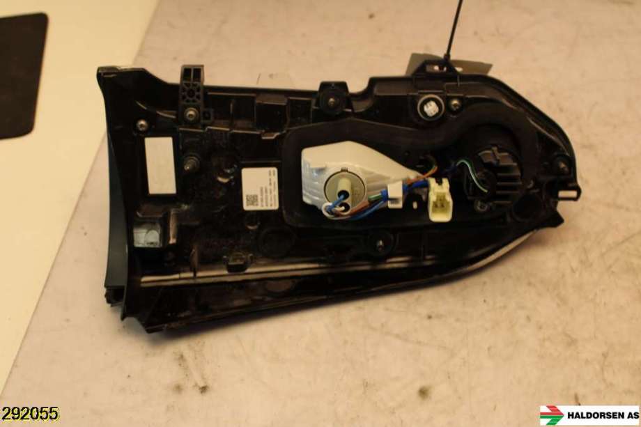 Baklykt venstre indre til Toyota RAV4 2019-->> (Type V) (TOYOTA|8159142062|)