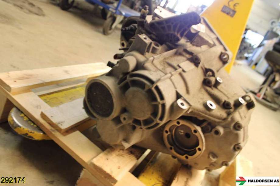 Girkasse manuell 6-trinn til VW Caddy 2015-2020 (Type III, Fase 3) (VOLKSWAGEN|02Q 300 048 M|)