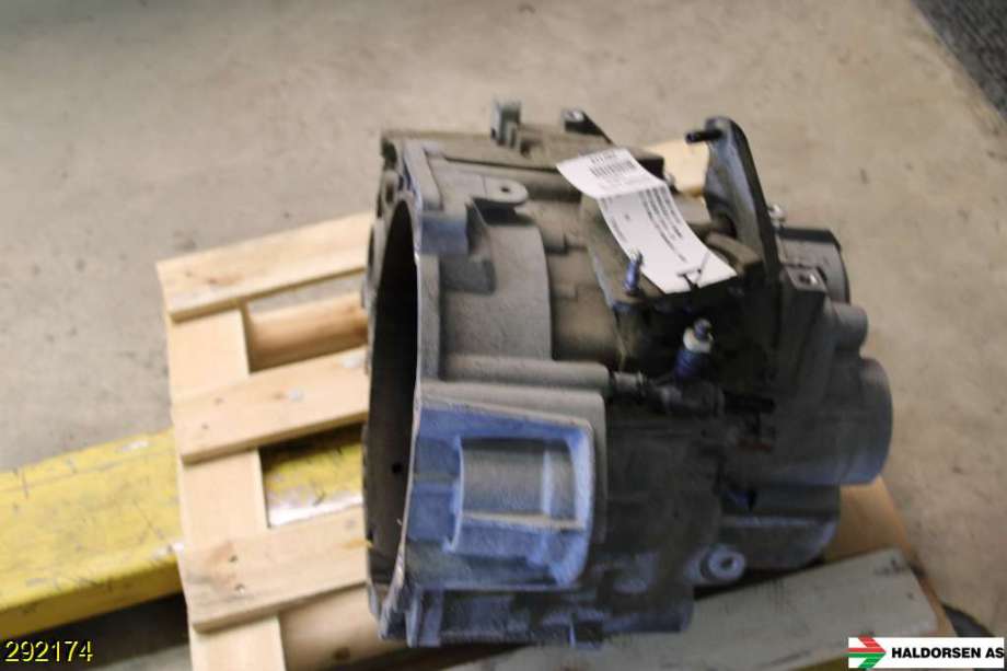 Girkasse manuell 6-trinn til VW Caddy 2015-2020 (Type III, Fase 3) (VOLKSWAGEN|02Q 300 048 M|)