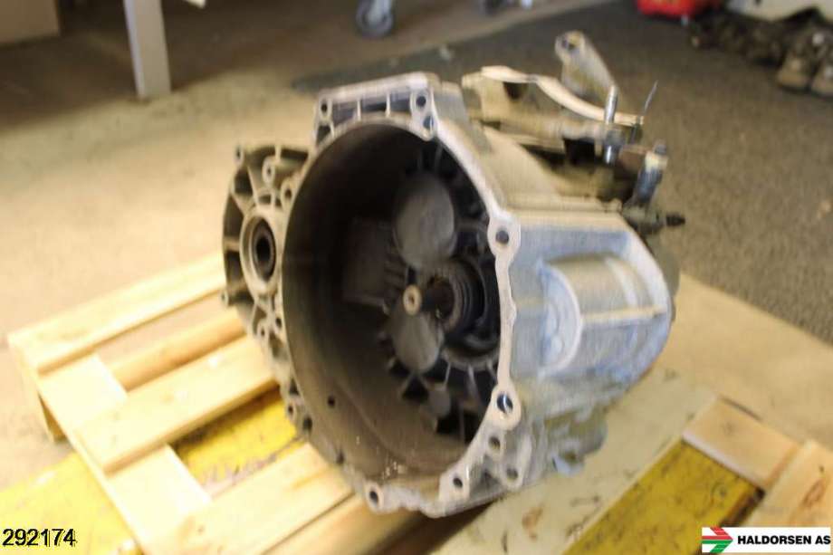 Girkasse manuell 6-trinn til VW Caddy 2015-2020 (Type III, Fase 3) (VOLKSWAGEN|02Q 300 048 M|)