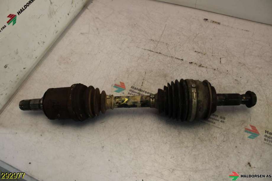 Drivaksel venstre foran til Toyota Hilux, 2006-2011  (TOYOTA|)