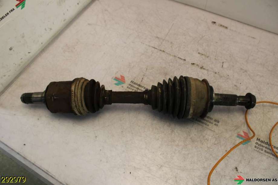 Drivaksel høyre foran til Toyota Hilux, 2006-2011  (TOYOTA|)