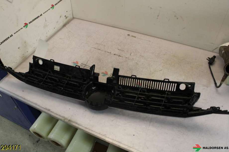 Grill til VW Touran 2015-2021 (Type II)  (VOLKSWAGEN|5TA 853 651 L  LDB|)