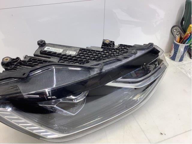 Frontlykt høyre halogen til VW Caddy 2020-->> (Type IV)  (VW|2K8 941 774 H|)