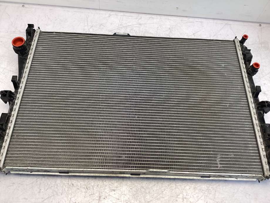 Radiator (automat gir) til Mercedes C-Klasse 2018-2021 (Fase 2) (W205) (W205) (MERCEDES|A 099 500 20 03|)