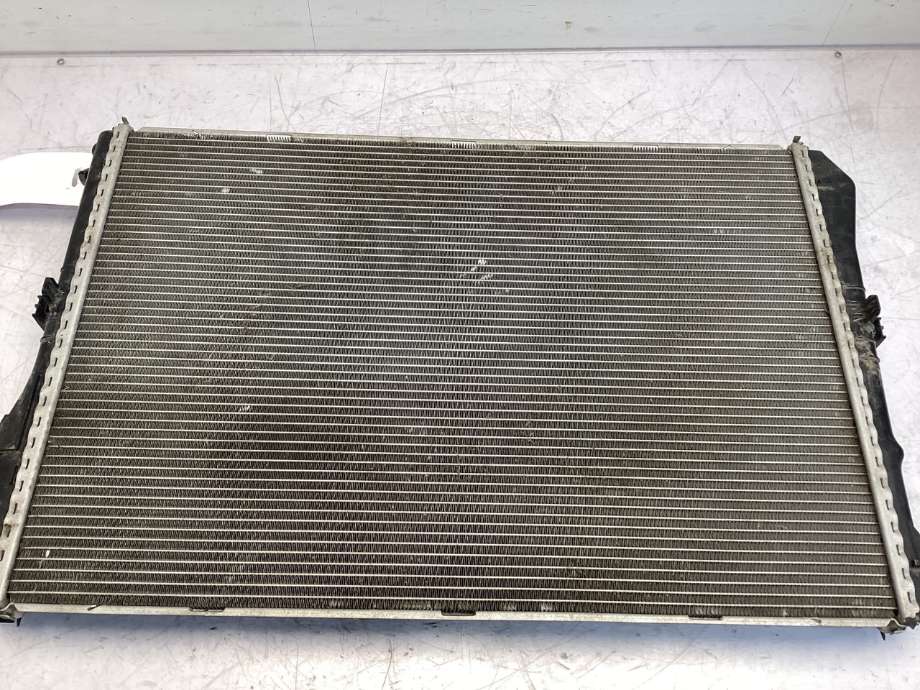 Radiator (automat gir) til Mercedes C-Klasse 2018-2021 (Fase 2) (W205) (W205) (MERCEDES|A 099 500 20 03|)