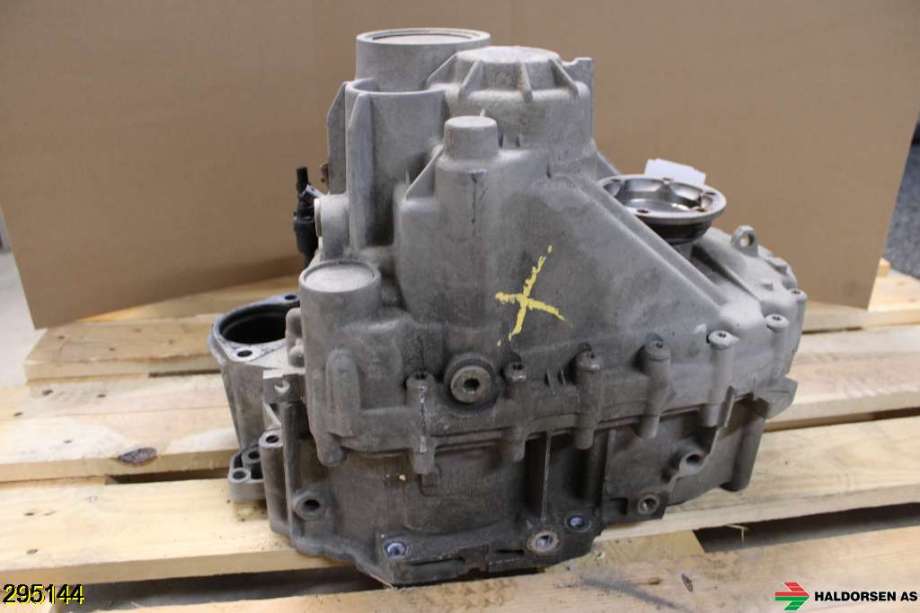 Girkasse manuell 6-trinn til VW Caddy 2015-2020 (Type III, Fase 3)  (VOLKSWAGEN|02Q 300 048 M|)