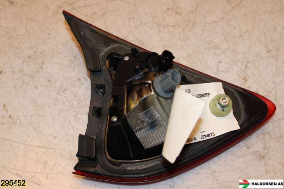 Baklykt høyre indre til Mazda CX-5 2012-2017 (Type I)  (MAZDA|KD53-51-3F0D|)