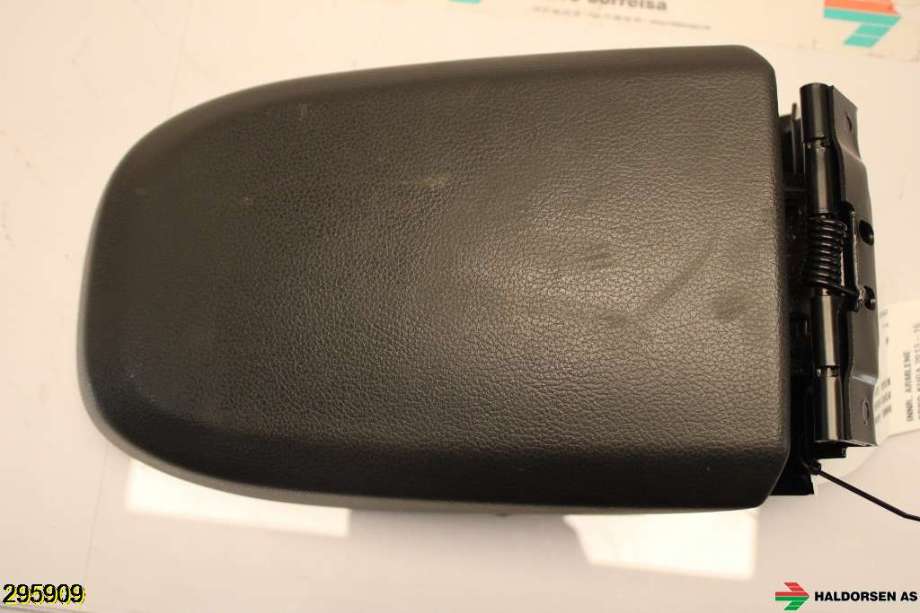 Sete armlene lokk til Ford Kuga 2013-2019  (FORD|AM51-R045C74-AF35B8|1831677|)