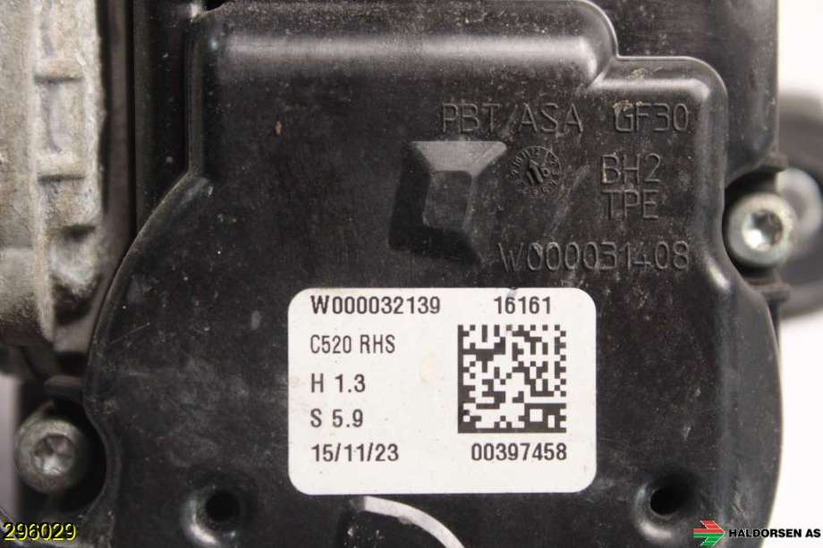 Viskermotor frontrute til Ford Kuga 2013-2019  (FORD|CV44-17504-AG|2081243|)