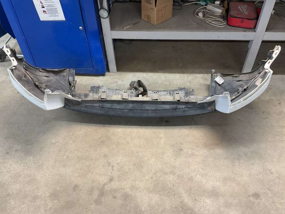 Støtfanger bak til Land Rover Range Rover, Evoque 2011-2019 (Type I)  (LAND-ROVER|LR034458|BJ3217K835AD8LML|)