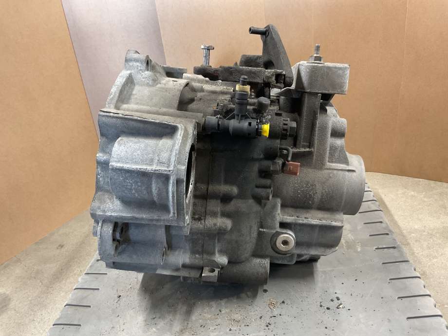 Girkasse manuell 6-trinn til Škoda Octavia 2009-2013 (Type II, Fase 2)  (SKODA|02Q 300 013 R|)