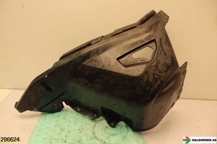 MC, Kåpe, venstre til Snøscooter Ski-Doo øvrige 0-->>  (SKI-DOO RENEGADE 900ACE TURBO|502007739|900ACE|RENEGADE)
