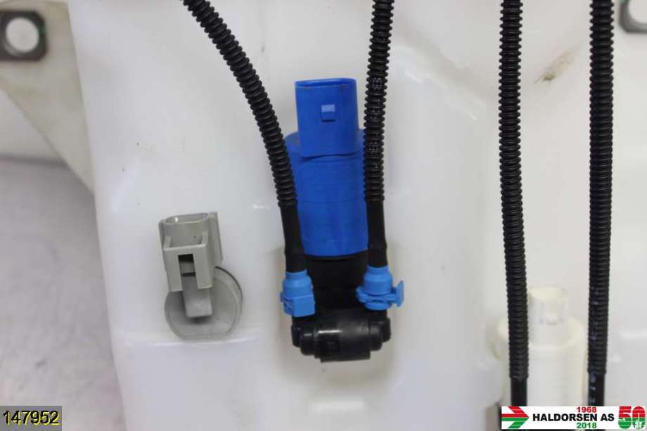 Spylertank til Ford C-Max 2010-2015 (Type II, Fase 1)  (FORD|AV61-13K175-A|)