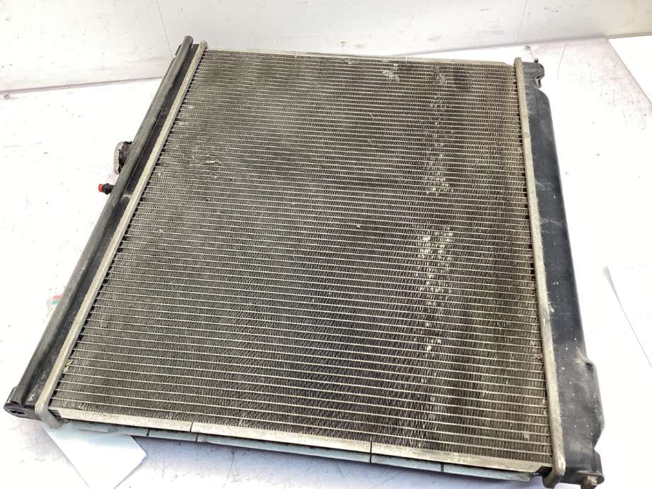 Radiator (manuell gir) til Isuzu D-Max 2007-2012 (Type I)  (ISUZU|8-98047-674-0||898047 6710)