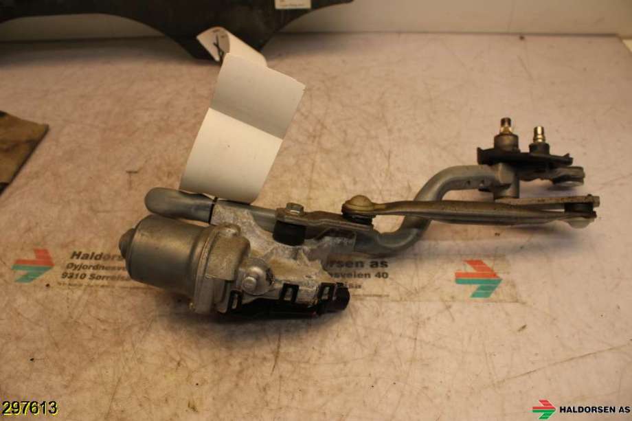 Viskermotor frontrute til Toyota Yaris 2014-2020 (Type III, Fase 2)  (TOYOTA|851100D191|)