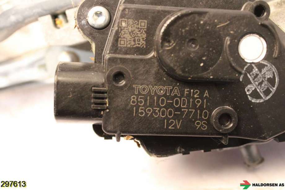 Viskermotor frontrute til Toyota Yaris 2014-2020 (Type III, Fase 2)  (TOYOTA|851100D191|)