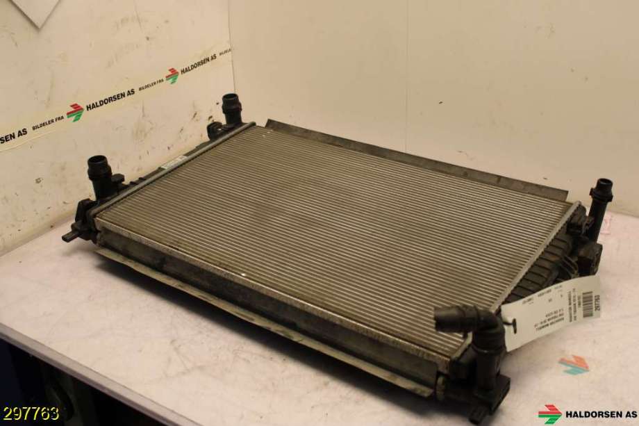 Radiator (manuell gir) til VW Tiguan 2016-2020 (Type II, Fase 1)  (VOLKSWAGEN||5Q0 121 251 EM)