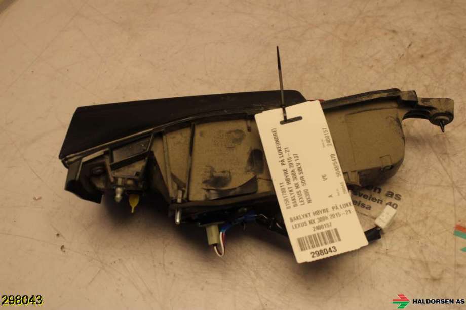 Baklykt høyre indre til Lexus NX 2014-2021 (Type I) (AZ10) (AZ10) (LEXUS|8158178011|)