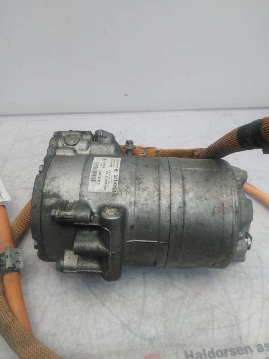 Aircondition kompressor til Mercedes GLE 2015-2018 (Fase 2) (W166) (W166) (MERCEDES|A 000 830 03 01|)