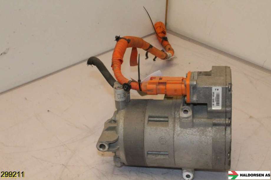 Aircondition kompressor til VW Passat 2015-2019 (Fase 1) (B8) (B8) (VOLKSWAGEN|5Q0 820 803 K|5QE 816 803 L|)