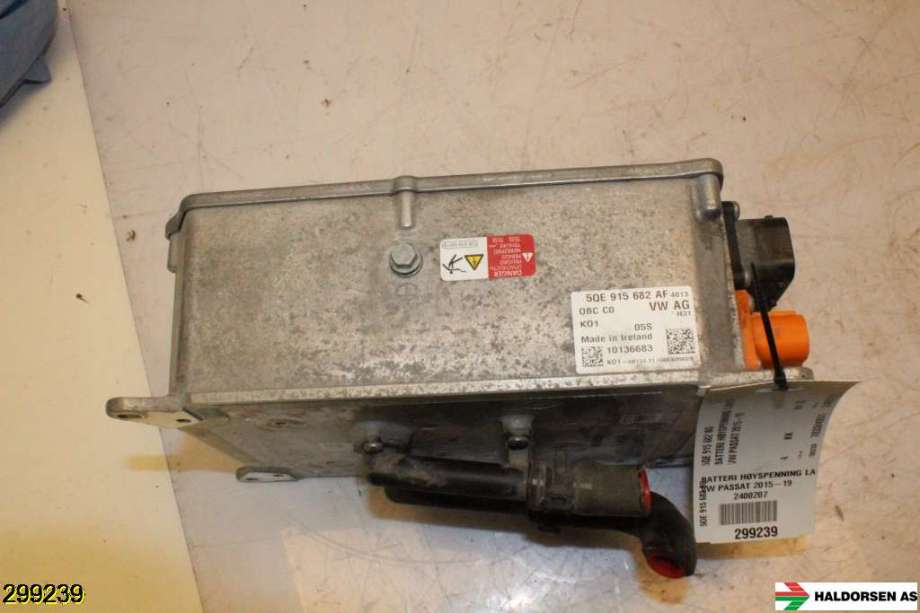 Batterilader (OBC - On Board Charger) til VW Passat 2015-2019 (Fase 1) (B8) (B8) (VOLKSWAGEN|5QE 915 682 BG||5QE 915 682 AF)