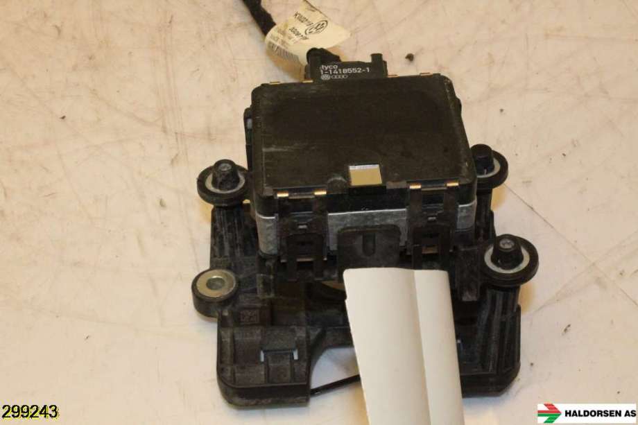 Sensor radar til VW Passat 2015-2019 (Fase 1) (B8) (B8) (VOLKSWAGEN|3Q0 907 561 D|3Q0 907 561 E|)