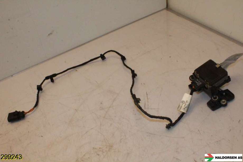 Sensor radar til VW Passat 2015-2019 (Fase 1) (B8) (B8) (VOLKSWAGEN|3Q0 907 561 D|3Q0 907 561 E|)