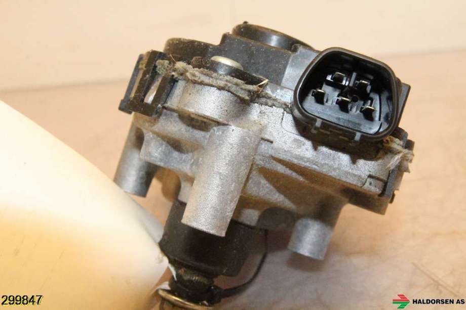 Viskermotor frontrute til Lexus NX 2014-2021 (Type I) (AZ10) (AZ10) (LEXUS|8511078010|)