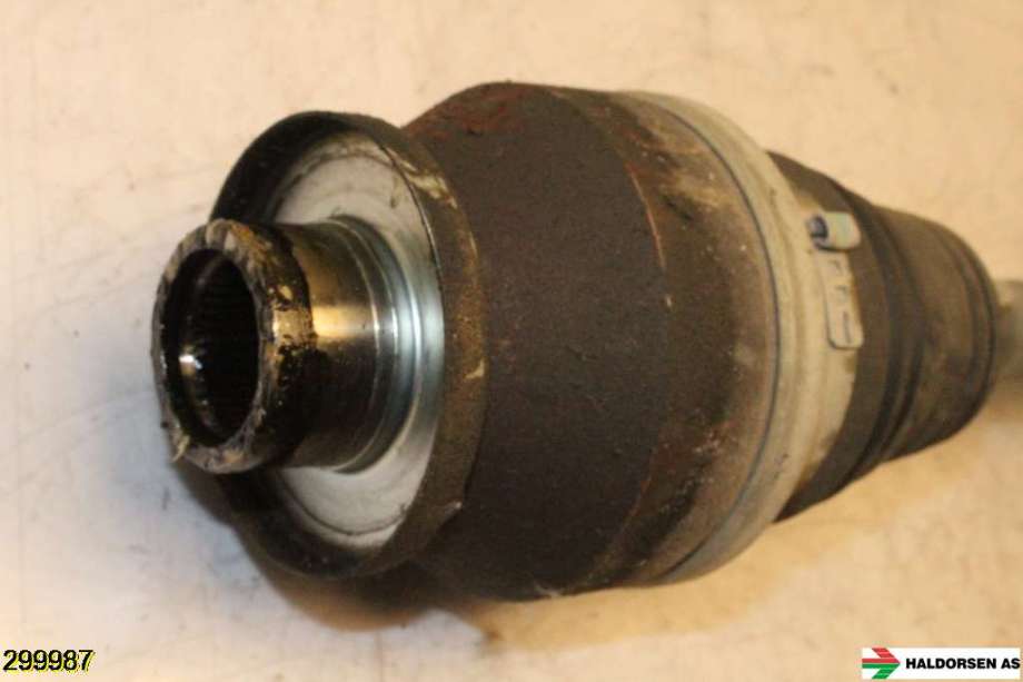 Drivaksel venstre foran til VW Transporter / Caravelle 2015-2019 (T6) (T6) (VOLKSWAGEN|7E0 407 271 R|7E0 407 451 CX|)