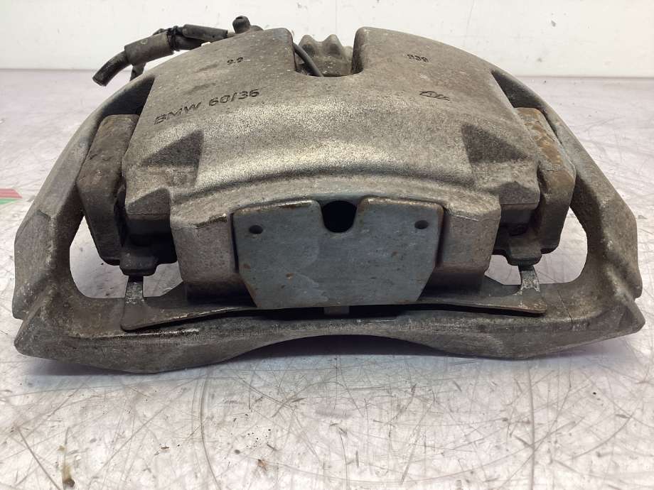 Bremsecaliper venstre foran til BMW 7-Serie 2009-2015 (F01/F02/F03/F04) (F01/F02/F03/F04) (BMW|34 11 6 786 817|)